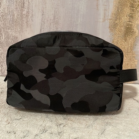 Steve Madden camo double pocket cosmet 👨🏻🎁😍 - Picture 6 of 8